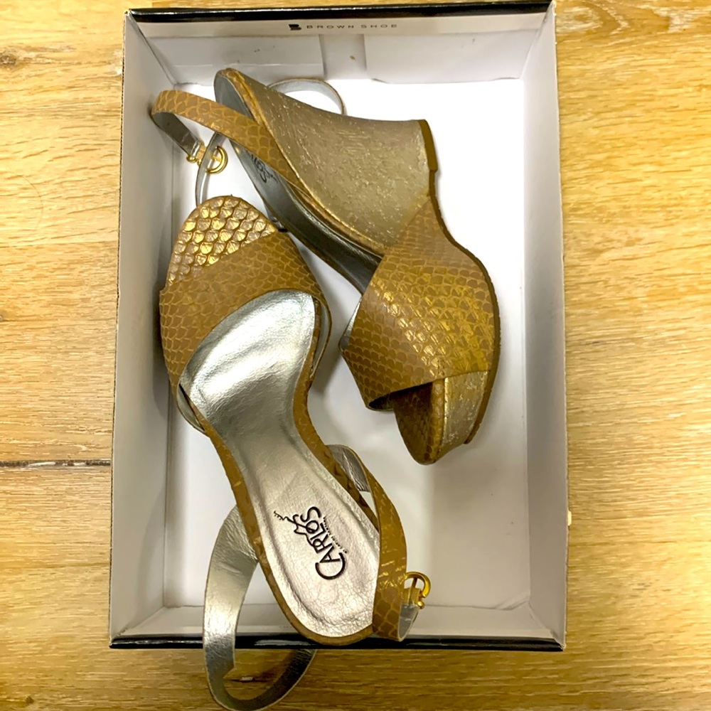 Preowned Carlos by Carlos Santana platform sandals, size 7 in gold